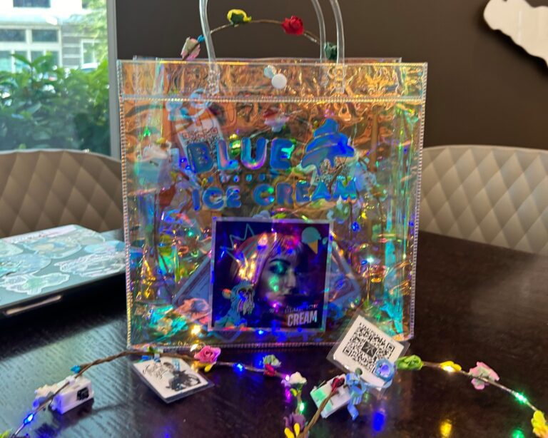 Crown yourself, carry your art, & stick it where it shines. 👑🎒 My gift bags have it all: halo crown, holo sticker, & fanny pack.⠀ ⠀ 🔗 www.melissadivietri.com/shop #BoldAndBright