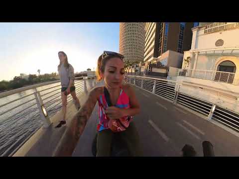 Traveling at Sunset – Disabled Woman Embraces Freedom & Nature’s Beauty in Motion 🌄♿