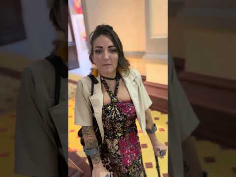 Museum Moments on Crutches 🌟 A Uniquely Abled Woman’s Global Gallery Adventure #InclusiveArt