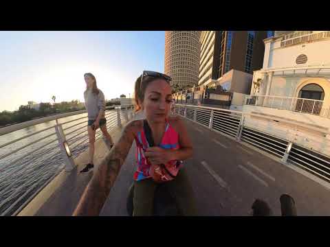 Traveling at Sunset – Disabled Woman Embraces Freedom & Nature’s Beauty in Motion 🌄♿