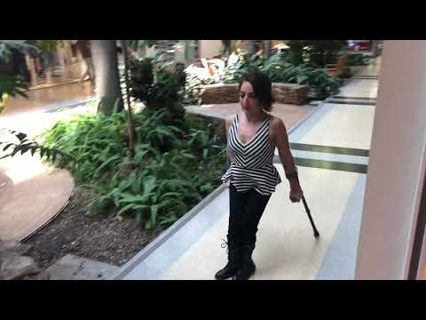 Day in the Life – What It’s Really Like Shopping in Medellín on Crutches 🛍️ #WalkingWithPride