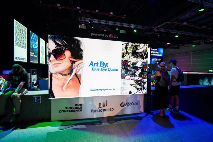 Life’s a swirl of color, texture, & fearless ideas. As an independent abstract artist, I’m here to create, connect, & do good things for the world. Let’s keep it fun & fruitful. 🎨 #selfieoftheday⠀ ⠀ Explore my world: 🔗 www.melissadivietri.com/art missydi