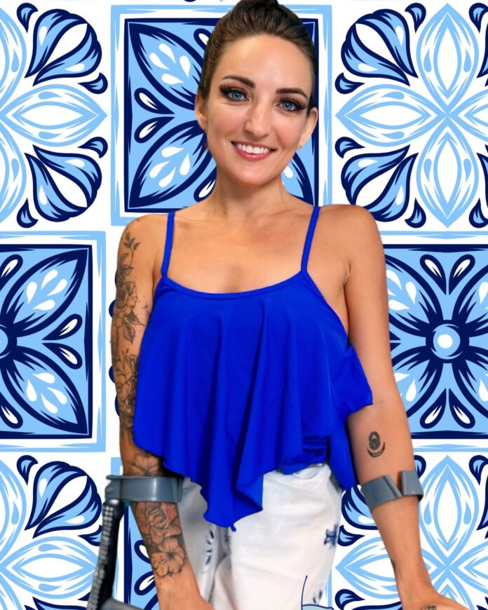 Being independent means freedom to create bold art & help others. I’m a fun, abstract artist with a fruitful mission: spread color & kindness. 🖌️ Follow my path: 🔗 www.melissadivietri.com/art #selfieoftheday @missydi