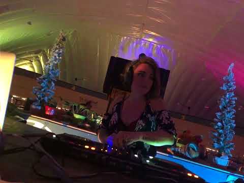 Watch DJ Missydi Take Over The Detroit Roller Rink With Her Vibes 🎛️ #UniquelyAbled