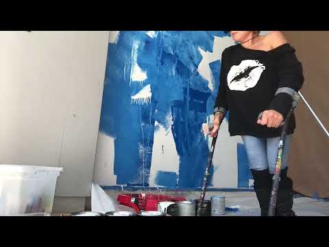 POV Rooftop Artist Creates Abstract Energy While Embracing Accessibility 🌴 #inclusiveart