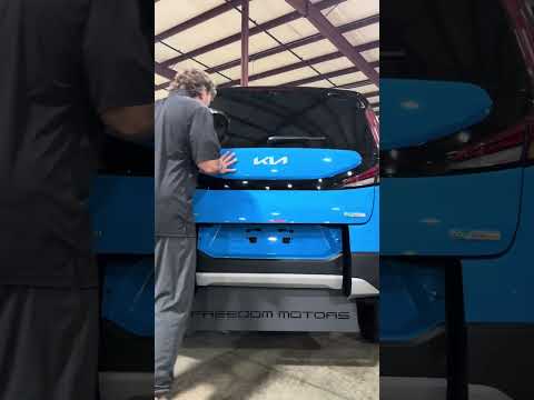 Mobile Art Studio: Transforming a Vehicle into a Creative Haven 🎨 #CreativeDrive