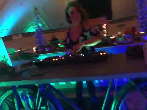 Detroit Roller Rink Gets A Vibe Upgrade With DJ Missydi On Decks 🔊 #DetroitEvents