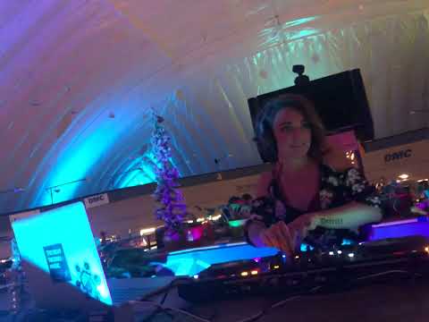 Feel-Good Energy And Tech House Beats With DJ Missydi In Detroit 🎶 #AbstractArtist